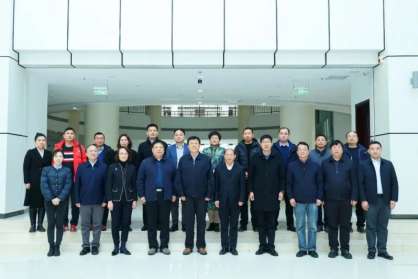 國務(wù)院參事于康震一行與河南農(nóng)業(yè)大學(xué)企業(yè)家校友座談，民望農(nóng)牧董事長索躍敏應(yīng)邀參加
